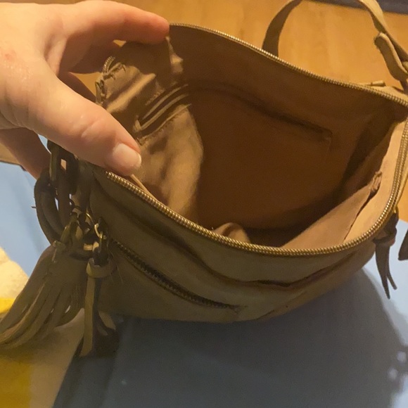 Sturdy leather crossbody - Picture 3 of 3